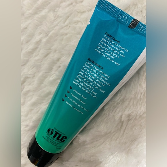 Total Life Changes (TLC) Lucida Charcoal Whitening Toothpaste 4oz + FREE SAMPLES - Picture 7 of 10